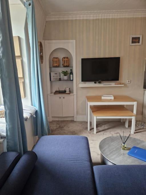 Cumbrae Loft Apartment *